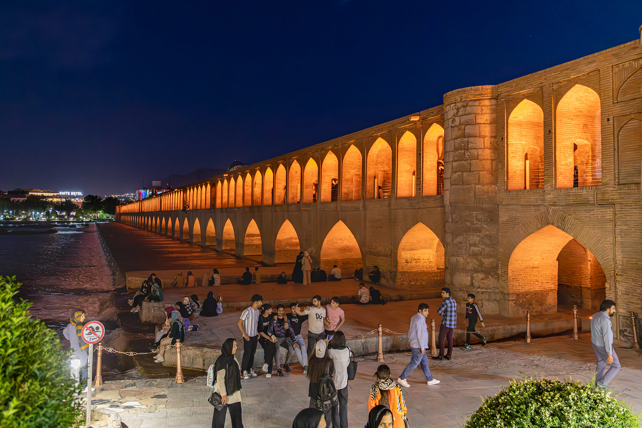 Si-o-se-pol Bridge, Isfahan